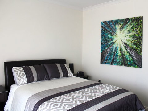 Waikanae Views - Waikanae Beach Holiday Home - Accommodation New Zealand 2