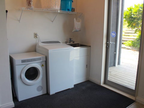 Waikanae Views - Waikanae Beach Holiday Home - Accommodation New Zealand 3