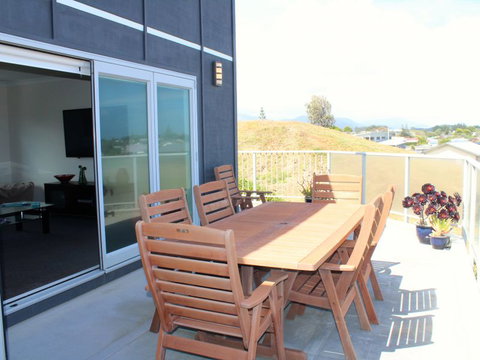 Waikanae Views - Waikanae Beach Holiday Home - Accommodation New Zealand 13