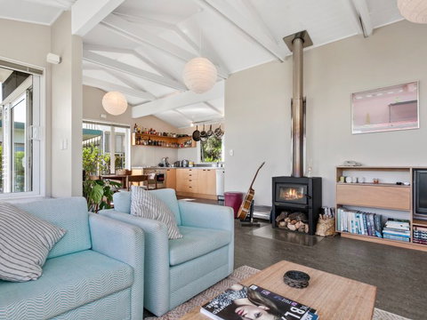 Ocean Beach Escape - Raglan Holiday Home - Accommodation New Zealand 7