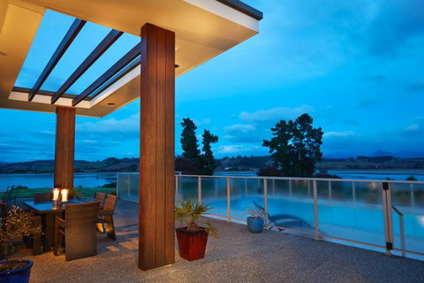 Almyra Luxury Waterfront Accomodation - Accommodation New Zealand 1