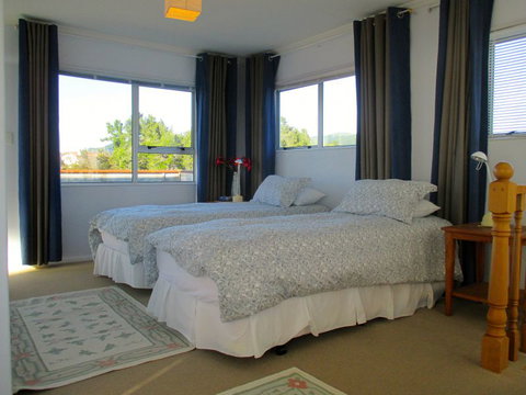 Hilltop Heaven - Kaiterteri Holiday Home - Accommodation New Zealand 2