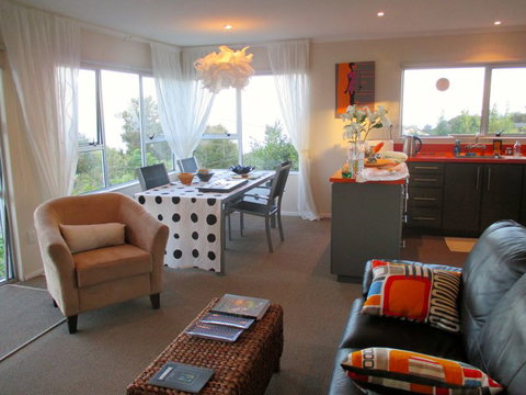 Hilltop Heaven - Kaiterteri Holiday Home - Accommodation New Zealand 6