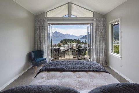 Central Queenstown Views - Accommodation New Zealand 6
