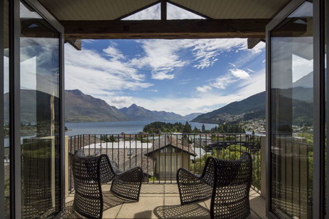 Central Queenstown Views - Accommodation New Zealand 11