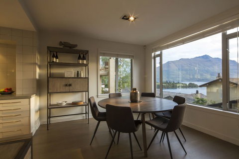 Central Queenstown Views - Accommodation New Zealand 18