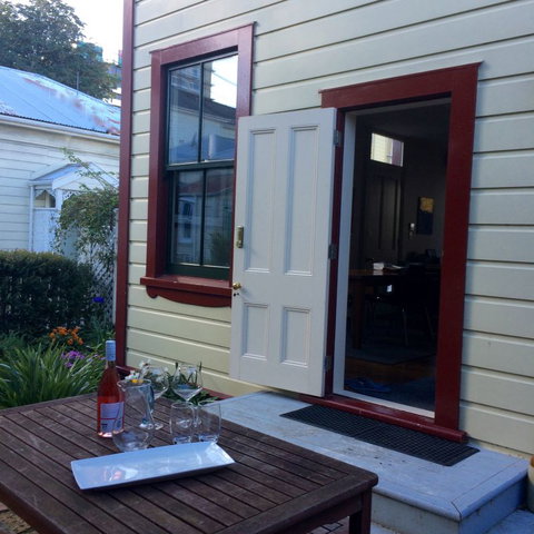 Wellington City Townhouse - Accommodation New Zealand 5