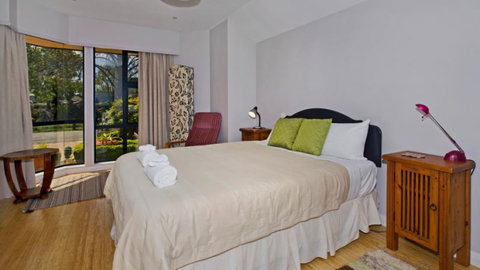 Riverside Villa - Accommodation New Zealand 8