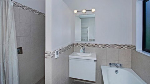 Riverside Villa - Accommodation New Zealand 12