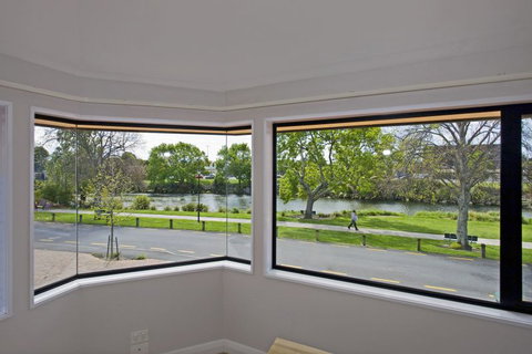 Riverside Villa - Accommodation New Zealand 14