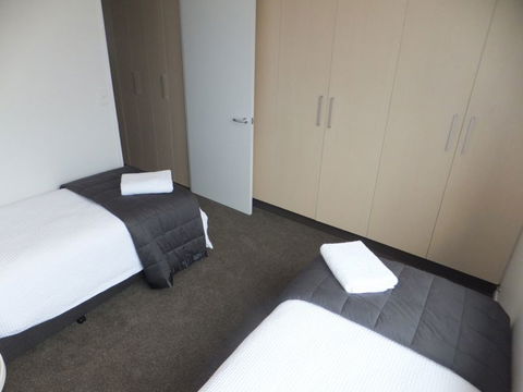Riccarton Terrace Townhouse - Accommodation New Zealand 9