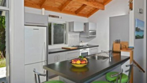 Pohutukawa Cottage - Accommodation New Zealand 5