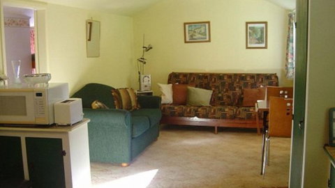 Orchard View Cottage - Self-Contained Accommodation - Accommodation New Zealand 1