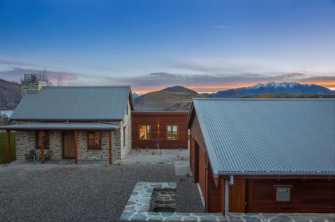 Simply Spectacular - Accommodation New Zealand 2
