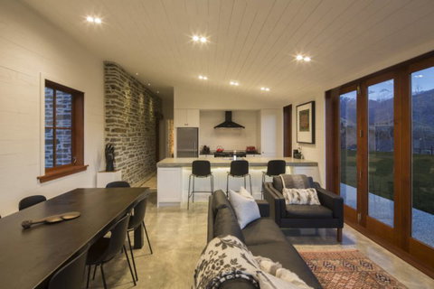 Simply Spectacular - Accommodation New Zealand 3
