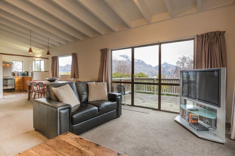 Central Southern Lakes - Queenstown Holiday Home - Accommodation New Zealand 0