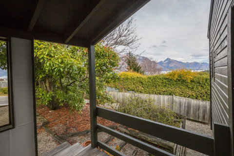 Central Southern Lakes - Queenstown Holiday Home - Accommodation New Zealand 1