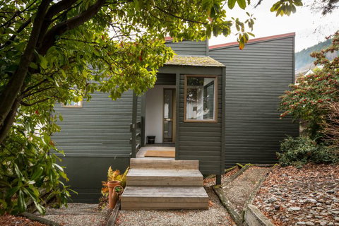 Central Southern Lakes - Queenstown Holiday Home - Accommodation New Zealand 3