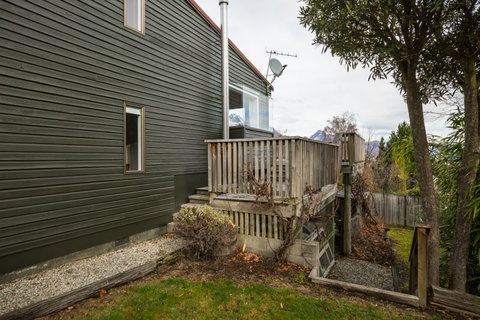 Central Southern Lakes - Queenstown Holiday Home - Accommodation New Zealand 5
