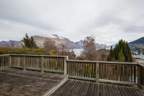 Central Southern Lakes - Queenstown Holiday Home - Accommodation New Zealand 6