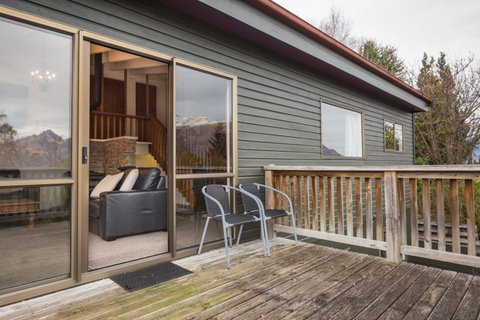 Central Southern Lakes - Queenstown Holiday Home - Accommodation New Zealand 7