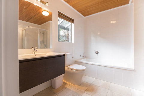 Central Southern Lakes - Queenstown Holiday Home - Accommodation New Zealand 8