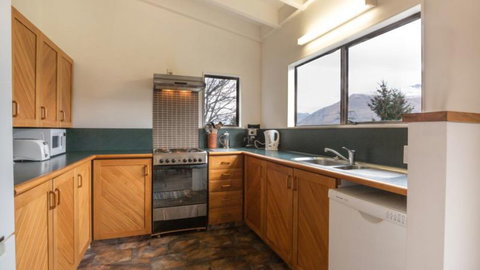 Central Southern Lakes - Queenstown Holiday Home - Accommodation New Zealand 19