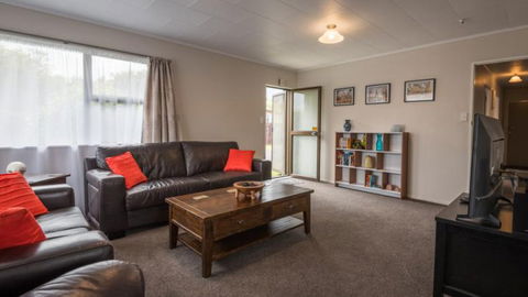 Beez Kneez Retreat - Accommodation New Zealand 1