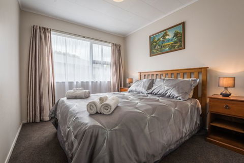 Beez Kneez Retreat - Accommodation New Zealand 4