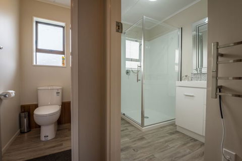 Beez Kneez Retreat - Accommodation New Zealand 6