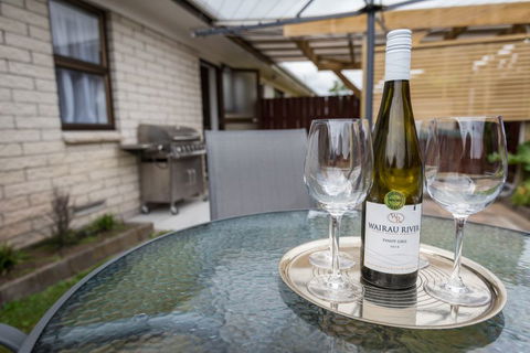 Beez Kneez Retreat - Accommodation New Zealand 8