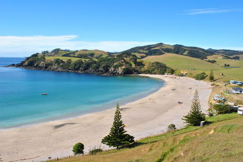 Davies Bay Holiday Homes - Accommodation New Zealand 0