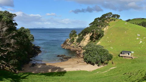 Davies Bay Holiday Homes - Accommodation New Zealand 4