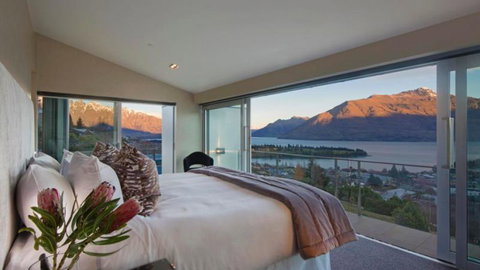 Villa De Luxe  - Accommodation New Zealand 4