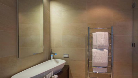 Villa De Luxe  - Accommodation New Zealand 7