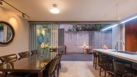 Villa De Luxe  - Accommodation New Zealand 6