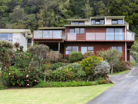 Ti Beach Apartment - Accommodation New Zealand 0