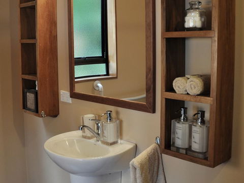 Adrift In Golden Bay - Beachfront Studio - Accommodation New Zealand 2