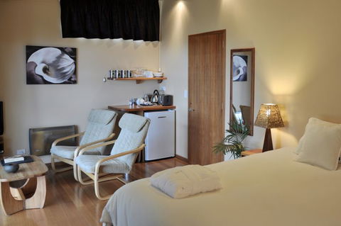 Adrift In Golden Bay - Beachfront Studio - Accommodation New Zealand 3