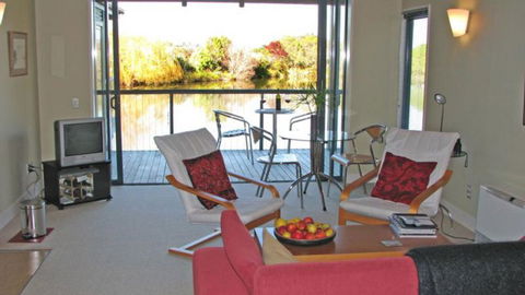 Aporo Pondsiders Luxury Cottages - Accommodation New Zealand 2