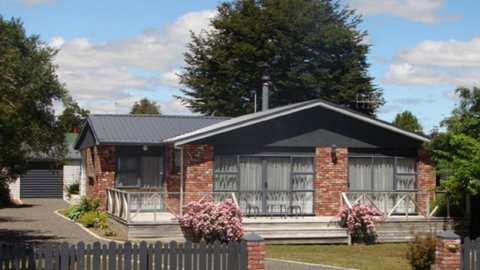 Fiordland Holiday Houses - Accommodation New Zealand 9
