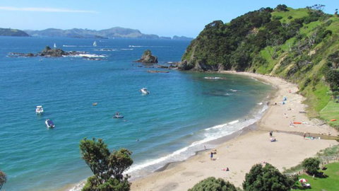 Tapeka Del Mar Beachfront Holiday Home - Accommodation New Zealand 2