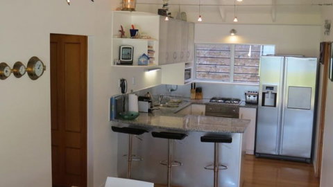 Tapeka Del Mar Beachfront Holiday Home - Accommodation New Zealand 7