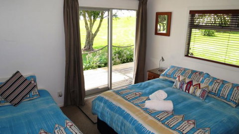 Tapeka Del Mar Beachfront Holiday Home - Accommodation New Zealand 12