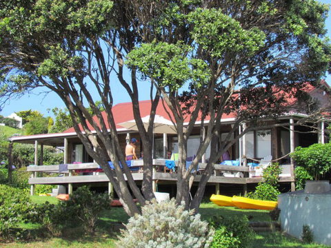 Tapeka Del Mar Beachfront Holiday Home - Accommodation New Zealand 20