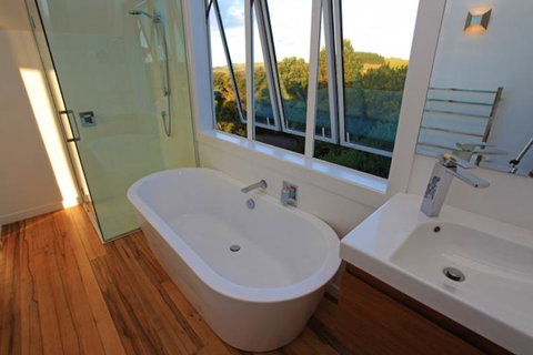 Claire's Luxury Hideaway - Accommodation New Zealand 3