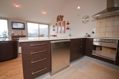 GUM LANE - Accommodation New Zealand 7
