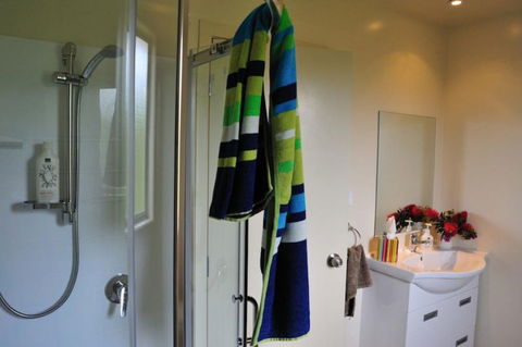 Rotoroa Island Holiday Home: Oranga - Accommodation New Zealand 2