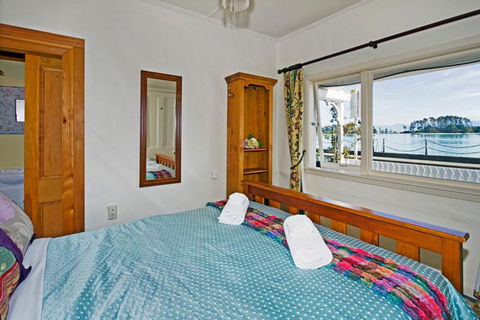 Captain's Cottage - Nelson Waterfront Character Cottage - Accommodation New Zealand 17