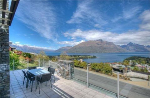 Eagles Rest Queenstown - Accommodation New Zealand 0